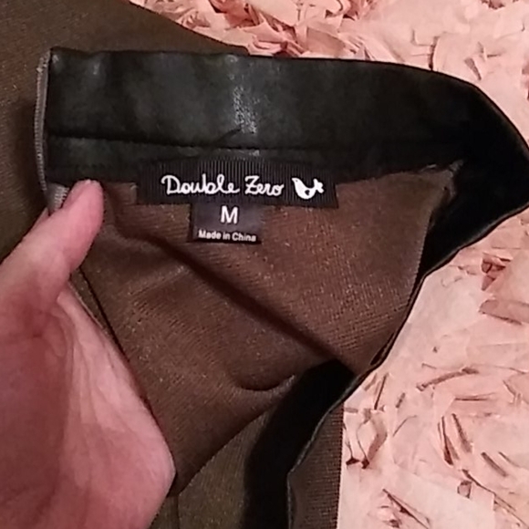 Green and black leather skirt - Picture 5 of 5